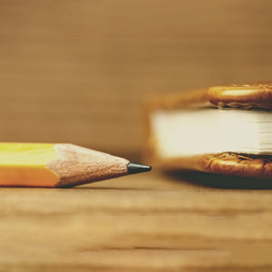 鉛筆とスケッチブック