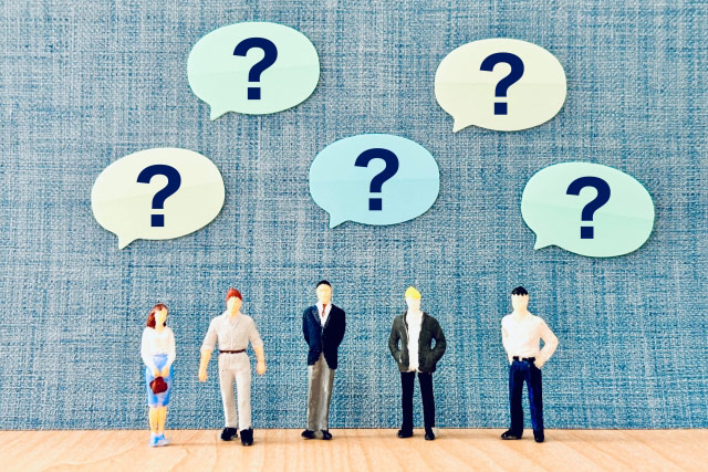 悩むビジネスパーソンイメージ